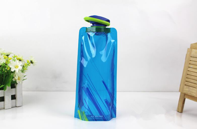 Outdoor folding drinking bottle